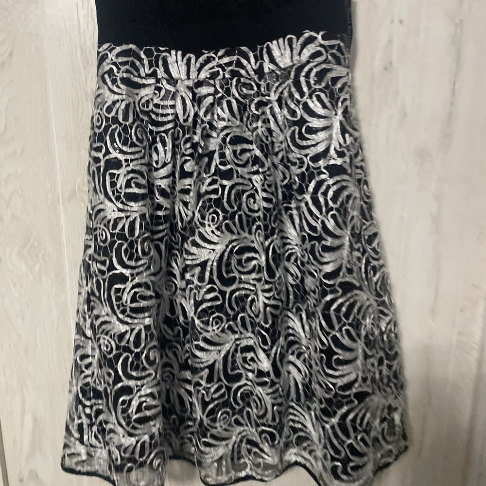 R&m Richard BLACK AND WHITESLEEVELESS DRESS WITH LACE SEQUENCE GLITERING SIZE 8 - Picture 2 of 10